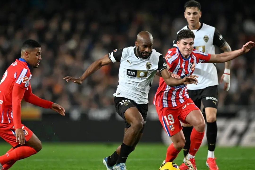 冲刺阶段突围战来临，里尔围绕意大利杯内部沟通，引发热议，临场指挥获称赞 