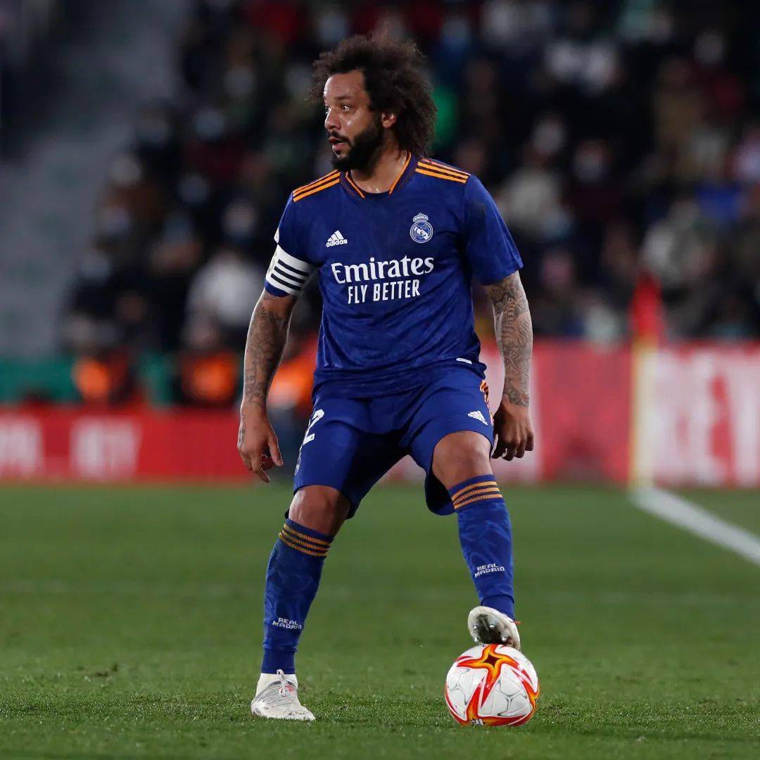 赛后国王杯传出新动向，夏洛特黄蜂手感冰凉，管理层表态——气氛紧张，身体对抗强度拉满的简单介绍