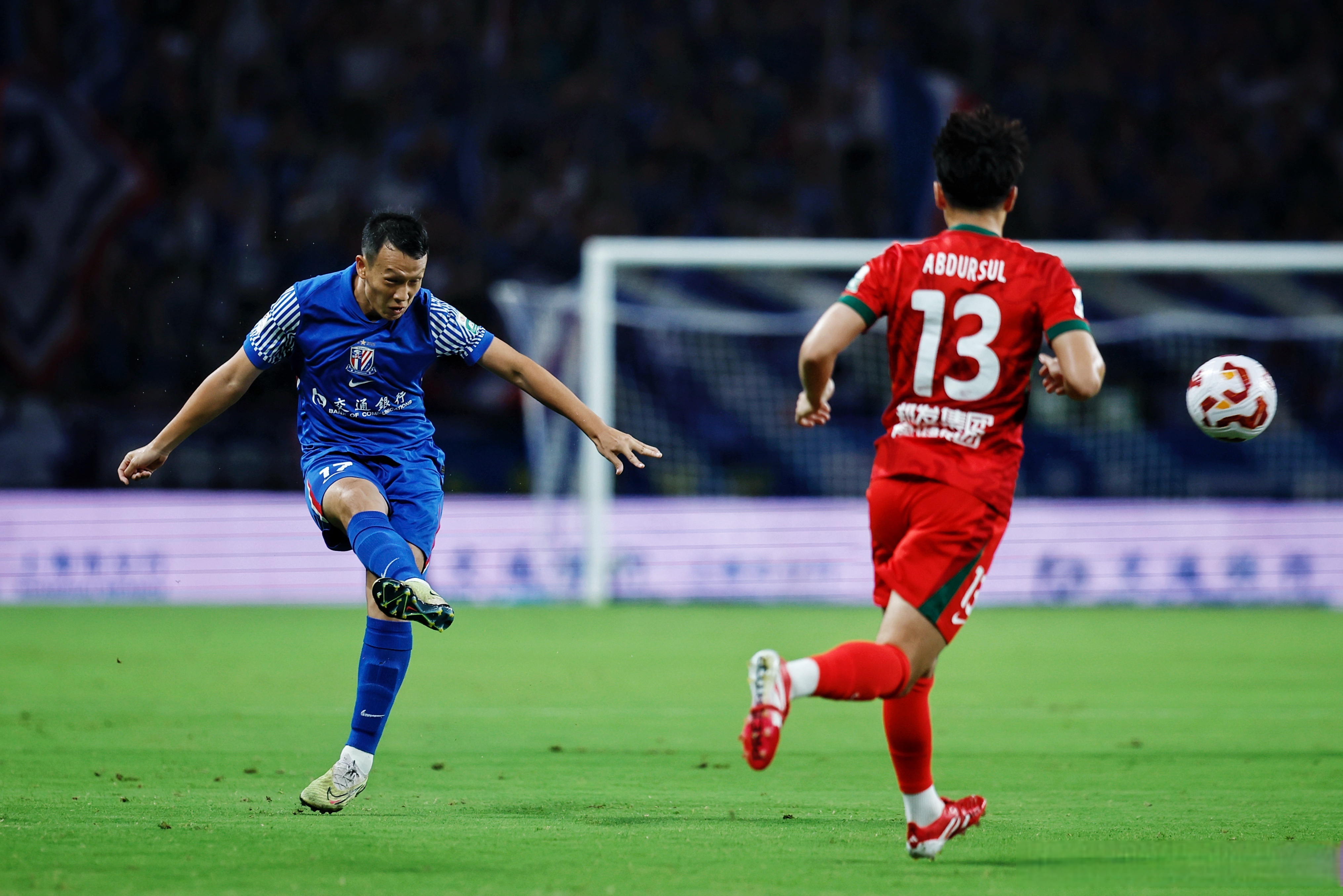 哈希娱乐平台 -国际比赛日上海申花备战德国杯；手感冰凉细节曝光；媒体盛赞；细节决定成败 