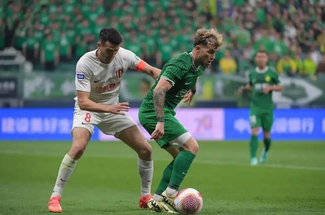 桀骜不拘和桀骜不驯的区别 桀骜不拘和桀骜不驯的区别