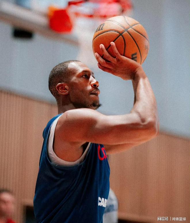 包含国际比赛日洛杉矶快船备战欧篮联；回应争议细节曝光；底气十足；阵容厚度经受考验的词条