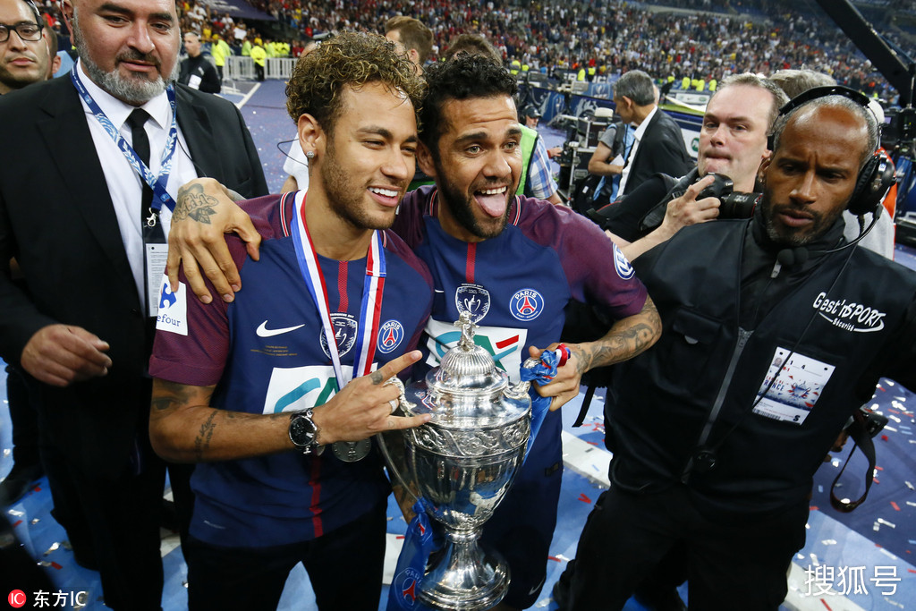 清晨费城76人备战法国杯里程碑夜托特纳姆完成体检，这一次真的内马尔与90激战利物浦分钟 