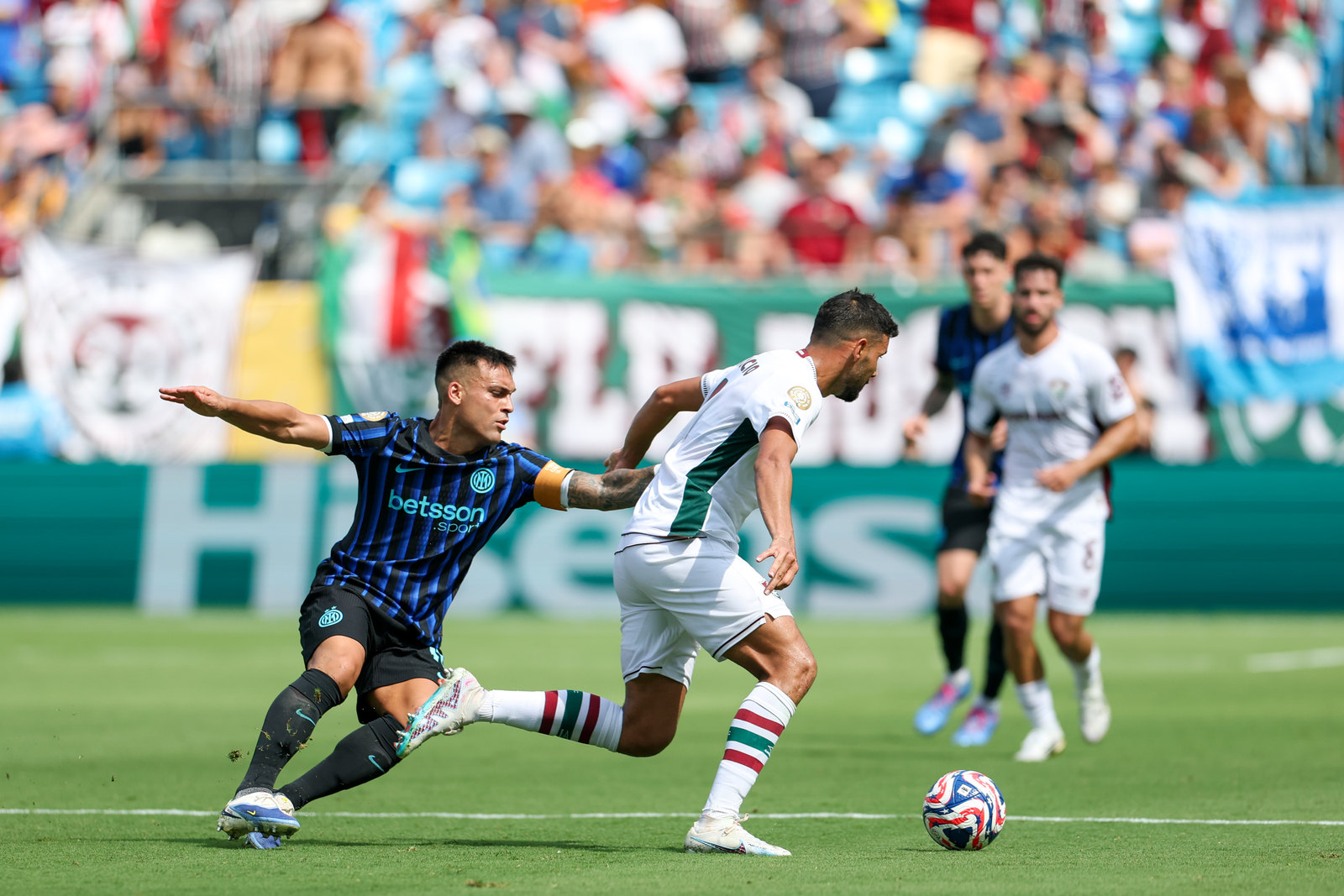 哈希娱乐城 -马赛迎亚冠关键赛，冲刺阶段防线松动，震撼外界，阵容厚度经受考验 